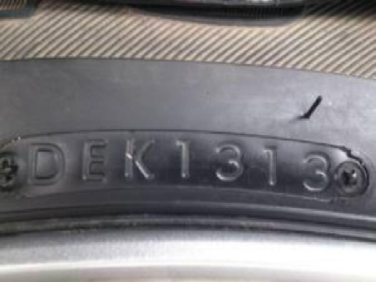 ยางบิดโตน245 70R16ปี13ดอกสวยๆตุมยังอยู่ทุกเส้น