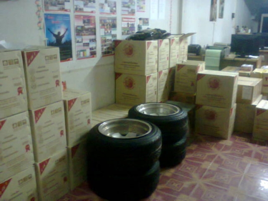 1ชุดทิ้งๆ15x8.5 ล้นๆมียางตามภาพ 5/114 1ชุดทิ้งๆ15x8.5 ล้นๆมียางตามภาพ 5/114