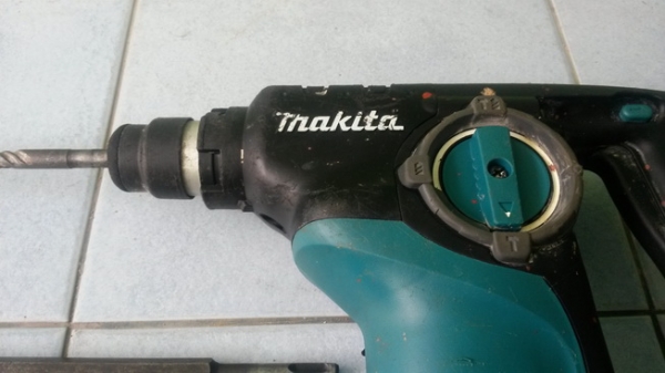 สว่านโรตารี่ 3 ระบบ ยี่ห้อmakita hr2810 สภาพพร้อมใช้งานครับ