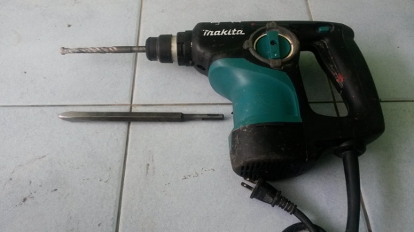 สว่านโรตารี่ 3 ระบบ ยี่ห้อmakita hr2810 สภาพพร้อมใช้งานครับ