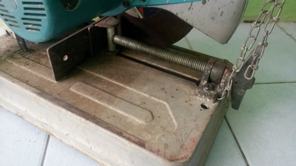 แท่นตัดไฟเบอร์ยี่ห้อ makita 2414 สภาพดีพร้อมใช้งาน