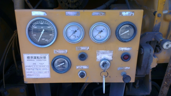 Sell> ขายเครื่องปั้มลมเคลื่อนที่ Komatsu มาจากญี่ปุ่น เครื่องใช้รอบ 2,000 rpm ประหยัดน้ำมันสุดๆครับ