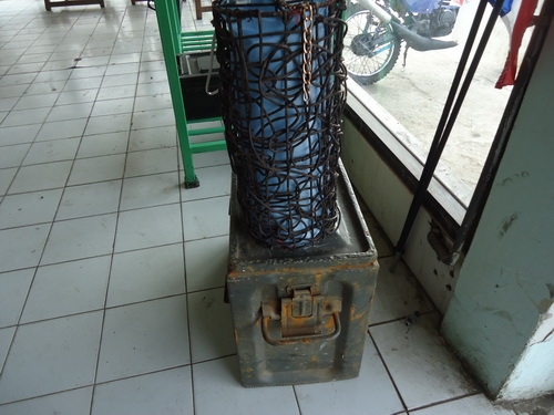 โคมไฟ+กล่องเครื่องมือ