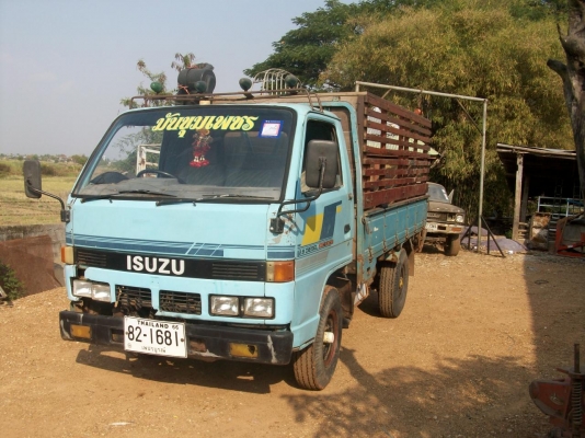 รถพร้อมใช้งาน   พร้อมบรรทุก  รุ่น NHR  100 แรงม้า