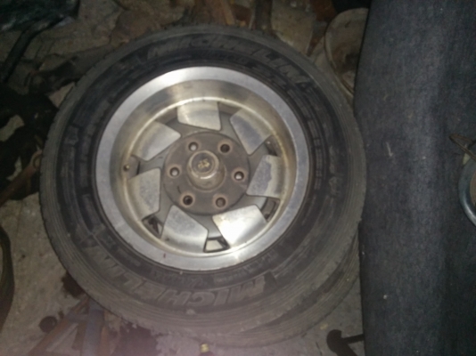 ล้อพร้อมยาง enkai R15 6รู พร้อมยาง215/65