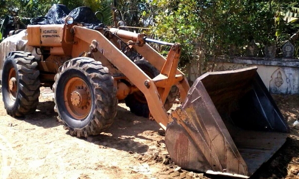 **400,000 บ.ต่อรอง**ขายรถตักล้อยาง KOMATSU JH30B ยอดนิยม เครื่องเดิมปั็มเดิม แน่นดี แรง ระบบไฮฯใช้งานปกติ สีสันดั ยางดี รถใช้งานอยู่ครับ พร้อมใช้ พร้อมลุยงาน เอกสารสัญญาซื้อขาย ราคาต่อรองได้เด้อ พี่น้องครับ