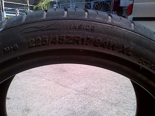 ขายยางขอบ 17  GREMAX  MAX3000 ปี 2011ยางนิ่ม 1เส้น 600 0894445594