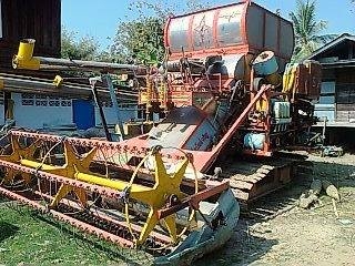 ***ขายแล้วครับขอบคุณ Truck2hand ขายรถเกี่ยวแบบอุ้ม ไทยเส็งยนต์ รุ่นมดตะนอย อุ้ม2.5ตัน อุ้มองศาไม่ปรับระดับ ตัวเดิน 12HT เครื่องHO7D 195Turbo เครื่องแน่นแรงดี ช่วงล่างดี โซ่ข้างขวาดี ข้างซ้ายพอใช้ บูทดีไม่หลวม ปั้มไดกิ้น 22 แยก พร้อมใช้ พร้อมลุยงาน ราคาต่อ