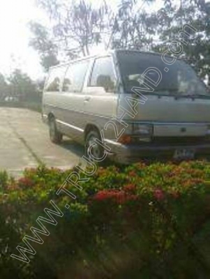 รถตู้ ยี่ห้อ  TOYOTA