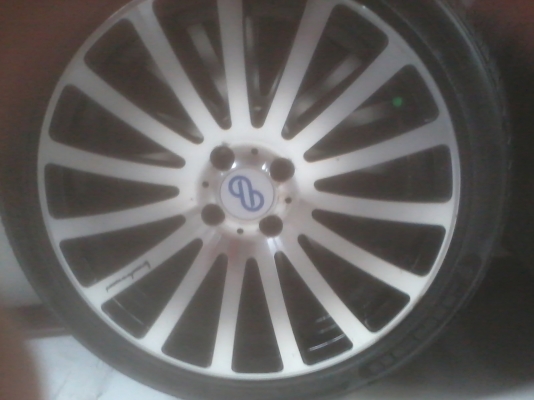 ขายล้อแม็กพร้อมยางขอบ 17นิ้ว4รู100 พร้อมใช้เลยสวยมาก0895835731 ยุท  บ้านไผ่