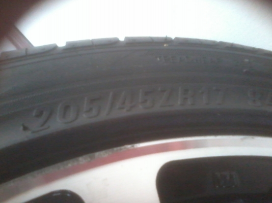 ขายล้อแม็กพร้อมยางขอบ 17นิ้ว4รู100 พร้อมใช้เลยสวยมาก0895835731 ยุท  บ้านไผ่