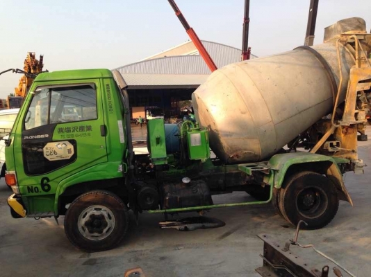 รถโม่่ปูน เก่านอก  จองแล้วครับ จากม่วงสามสิบ  จ.อุบลราชธานี