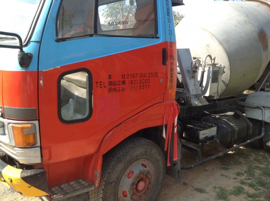 รถโม่่ปูน เก่านอก  จองแล้วครับ จากม่วงสามสิบ  จ.อุบลราชธานี