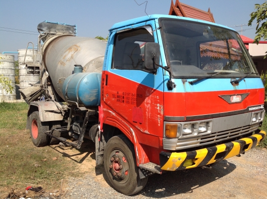 รถโม่่ปูน เก่านอก  จองแล้วครับ จากม่วงสามสิบ  จ.อุบลราชธานี