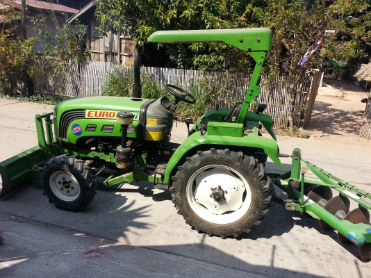 ต้องการขายรถไถ