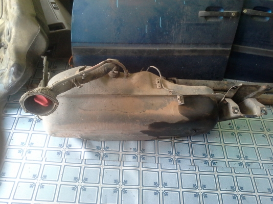 ขายถังน้ำมัน NISSAN BIG-M