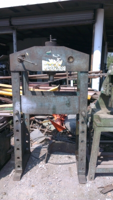 Sell> ขายแท่นอัดไฮดรอลิค 50 ตัน ด้านข้างกว้างพิเศษ ปั้มแยกตัวใหญ่พิเศษ กำแพงแสน นครปฐมครับ