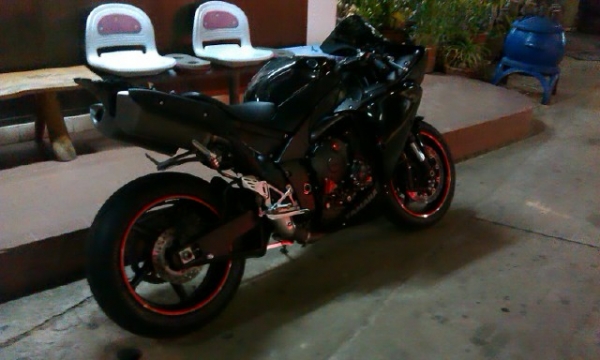 ขาย R1 ปี 2010 สเปกusสพม.แท้ครับชิมดูแล้ว เครื่องดีระบบไฟปกติ สวยจบ แลกเทรินได้
