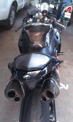 ขาย R1 ปี 2010 สเปกusสพม.แท้ครับชิมดูแล้ว เครื่องดีระบบไฟปกติ สวยจบ แลกเทรินได้