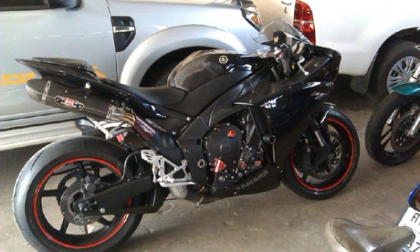 ขาย R1 ปี 2010 สเปกusสพม.แท้ครับชิมดูแล้ว เครื่องดีระบบไฟปกติ สวยจบ แลกเทรินได้