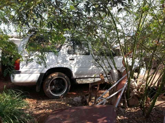 TOYOTA SURF RN13 011045ไม่มีเครื่อง  เกียร์โฟว์วิน ธรรมดา  หัวบาง ยางดี คัสชีสวย แอร์มี  เล่มทะเบียน