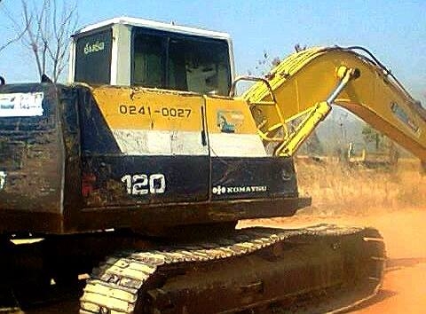 **780,000 บ.ต่อรอง**ขายแบคโฮ KUMATSU PC100-5 ไฟฟ้าครบช่วงล่างดี เอวดี บูมอาร์ไม่ปะ ทำงานดีไม่โหลด เอกสารออินวอย พร้อมใช้ พร้อมลุยงาน ราคาต่อรองได้เด้อ พี่น้องครับ