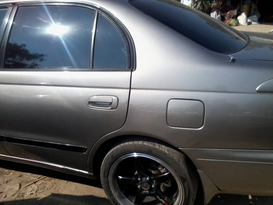 toyota corona ท้ายโด่ง 2.0 GL.i