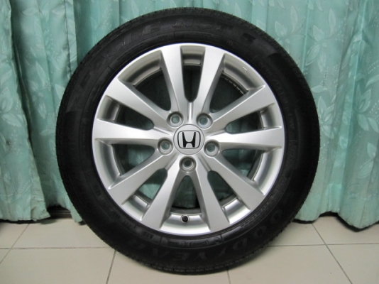 ขายล้อแม็กพร้อมยางป้ายแดง Honda Civic ขอบ 16 ปลายปี 13