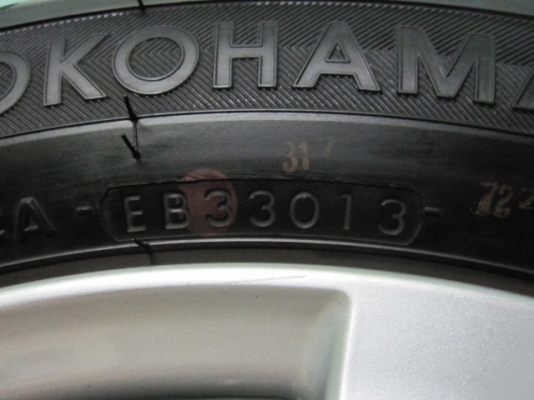 ขายล้อแม็กพร้อมยางป้ายแดง TOYOTA NEW VIOS ขอบ 15 สภาพใหม่ๆ