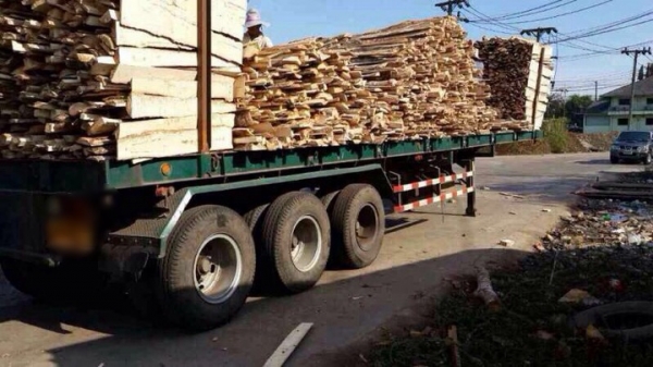 รถอีซูซุ 10 ล้อ หัวลาก 320 แรงม้า. ปี 49 ( ขาย แม่ , ลูก )  สนใจติดต่อ 081 - 6079515