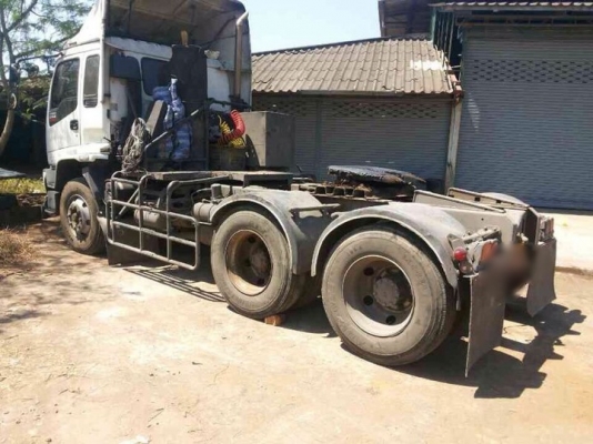 รถอีซูซุ 10 ล้อ หัวลาก 320 แรงม้า. ปี 49 ( ขาย แม่ , ลูก )  สนใจติดต่อ 081 - 6079515