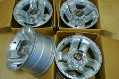 ชุดสุดท้าย 15X8.5 ET-5  6/139