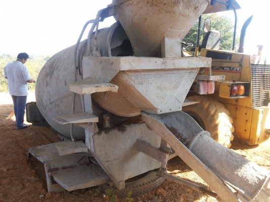 ขายรถโม่ปูน 2 คิวครึ่ง