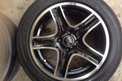 ขายแม็กพี้อมยางขอบ 15