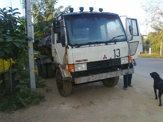 รถสิบล้อบรรทุกน้ำ MITSUBISHI FUSO รุ่นหน้ากากดำ สีเดิม ๆ เครื่อง 195 แรงม้า ทุบราคาเหลือ 460,000 บาท !!!!!!!!!!!!!