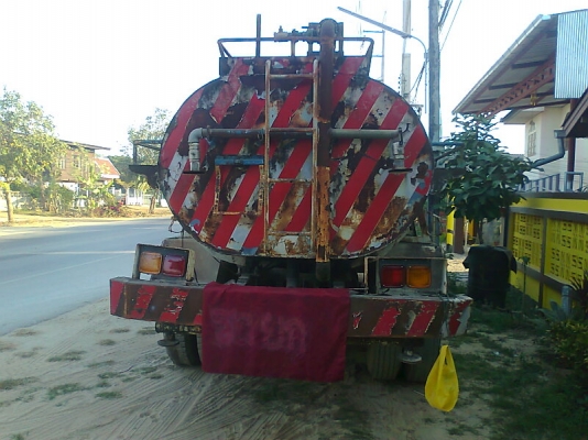 รถสิบล้อบรรทุกน้ำ MITSUBISHI FUSO รุ่นหน้ากากดำ สีเดิม ๆ เครื่อง 195 แรงม้า ทุบราคาเหลือ 460,000 บาท !!!!!!!!!!!!!