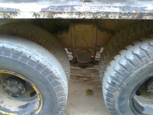 รถสิบล้อบรรทุกน้ำ MITSUBISHI FUSO รุ่นหน้ากากดำ สีเดิม ๆ เครื่อง 195 แรงม้า ทุบราคาเหลือ 460,000 บาท !!!!!!!!!!!!!