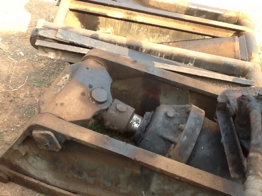 ขายกระบอกดั้ม8ตันขายที่34900ครับแถมตัวปั่นครบจร้า