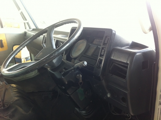 หัวเก๋ง HINO FC ทำสีใหม่ สภาพพร้อมใช้ อุปกรณ์มีครบ ราคาต่อรองได้