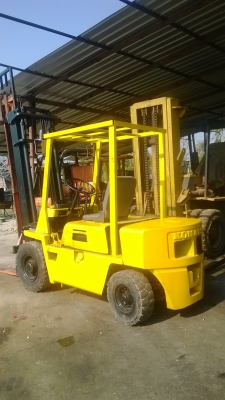 ขายkomatsu รุ่น7 น้ำหนัก2.5ตัน