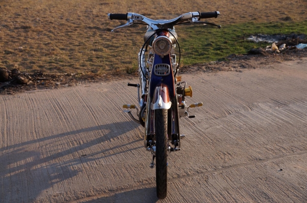 ขาย HONDA C 100 แต่ง สวยงาม มาก เครื่อง HONDA NICE 110 CC รถมีทะเบียนเล่มโครง + เล่มเครื่อง อะไหล่ชุบทั้งคัน สีเก็ด เหลือบ รุ้ง สภาพโดยรวมตามรูป รถพร้อมใช้ครับ