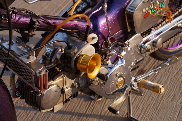 ขาย HONDA C 100 แต่ง สวยงาม มาก เครื่อง HONDA NICE 110 CC รถมีทะเบียนเล่มโครง + เล่มเครื่อง อะไหล่ชุบทั้งคัน สีเก็ด เหลือบ รุ้ง สภาพโดยรวมตามรูป รถพร้อมใช้ครับ