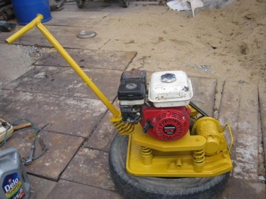 ให้เช่าเครื่องตบพื้นเครื่องขัดหน้าปูนเจ้าของบ้านผู้รับเหมาอย่าลืม ใช้ในงานก่อสร้าง ประหยัดเวลาและแรงงาน งานออกมาดีกว่าเดิมเยาะ ให้เช่าเครื่องตบพื้นเครื่องขัดหน้าปูนเจ้าของบ้านผู้รับเหมาอย่าลืม ใช้ในงานก่อสร้าง ประหยัดเวลาและแรงงาน งานออกมาดีกว่าเดิมเยาะ