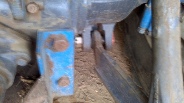 ฟอร์ด 6600 เสื้อลายแรงดี ใบมีดดันหน้า + ผาน7 CMT พร้อมใช้งาน เครื่อง เกียร์ ท้ายแน่นดี เล่มทะเบียนพร้อมโอน ราคาเบาๆ 370000 สันคนเดิมครับ 0860733522