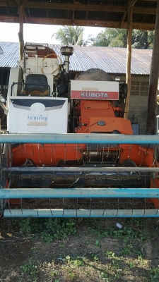 ถูกที่สุดแล้ว ขายรถเกี่ยวข้าว คูโบต้า dc60 plus คันละ295000