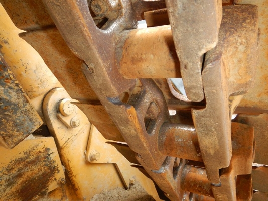 Lot.109 CAT D4H ราคา 1,200,000 บาท Lot.109 CAT D4H ราคา 1,200,000 บาท