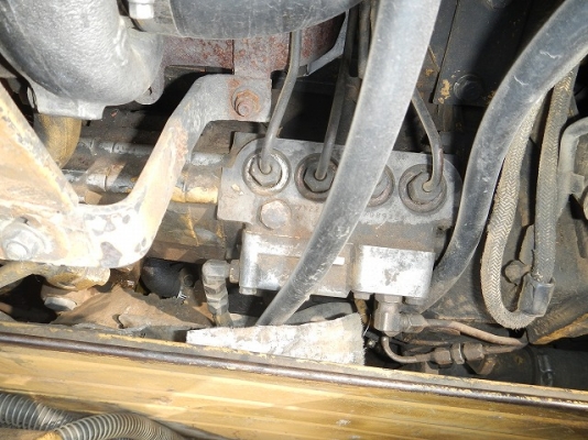 Lot.109 CAT D4H ราคา 1,200,000 บาท Lot.109 CAT D4H ราคา 1,200,000 บาท