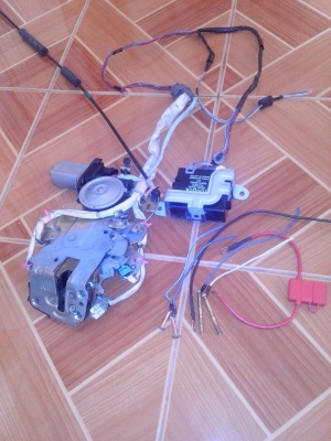 ขายชุดประตูดูดไฟฟ้า Toyota Commuter T.0851713153