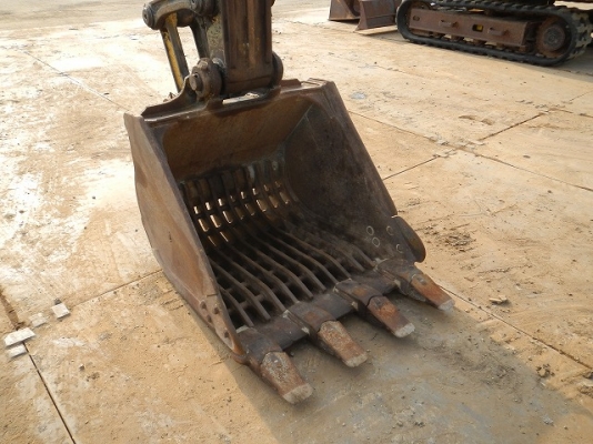 Lot.186 Komatsu PC120-5 ราคา 1,350,000 บาท