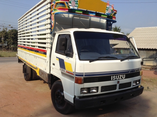 Isuzu หกลัอNPR 115 (รถห้างแท้) ปี38 เกียรสั้น กระบะยาว 5 เมตร 490,000